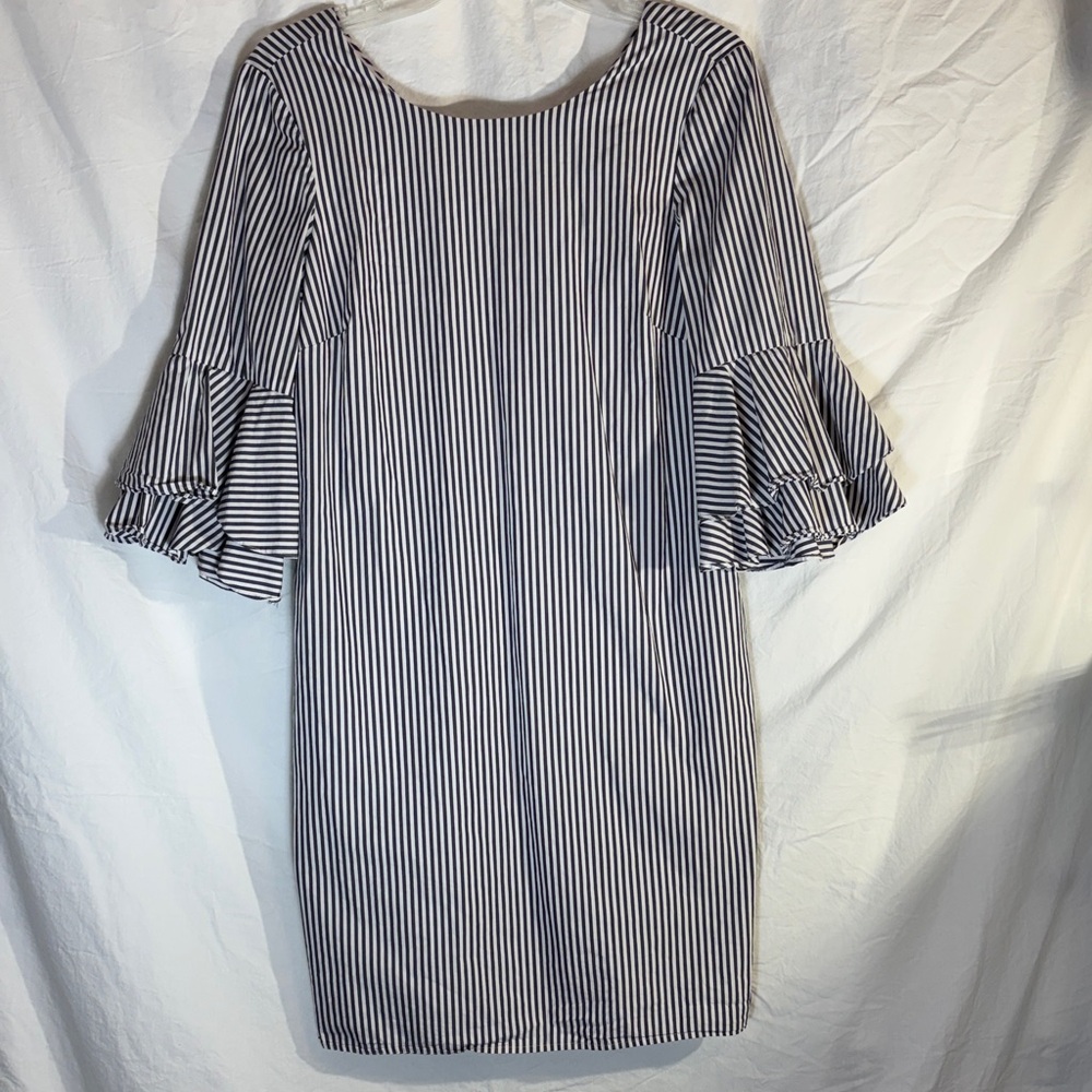 Chic Black and White Striped Office to Casual 3/4 sleeve Dress